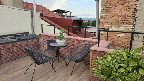Avlabari Hotel | Discover Tbilisi Center Hotel: Family-Friendly with Breakfast