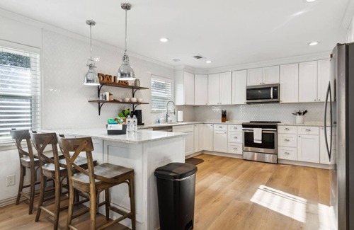 Allen House | TCH - Cozy 3bd/2ba in Allen with desk