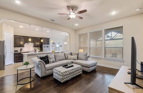 Roanoke House | Inviting 4BR Family Home in Roanoke with Great Amenities