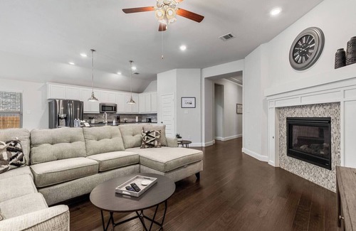 Celina House | TCH - Spacious 4bd/3ba home in Celina with Office
