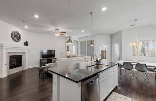 Celina House | TCH - Spacious 4bd/3ba home in Celina with Office
