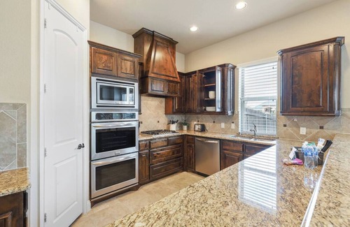 Frisco House | Family-Friendly 4BR Home with Kitchen in West Frisco