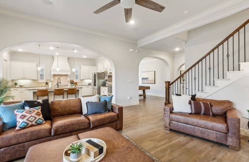 McKinney House | TCH - Spacious 4bd/5ba home in Prosper with Office