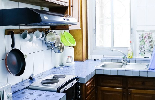 Bonapriso Apartment | Explore TCHERO APPARTEMENT: Pool & Family-Friendly Stay