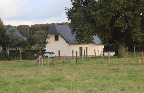 Bouillancourt-en-Sery House | Relax at Tchio Batteux: Family-Friendly Gîtes with Spa