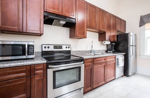 East Riverside House | Discover Tchop1 Uptown: Pet-Friendly Retreat Near Brewery