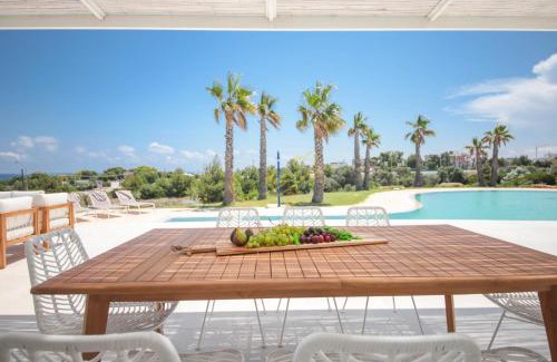 Capitolo Villa | Relaxing Oceanfront Villa Maestrale with Pool & Hot Tub