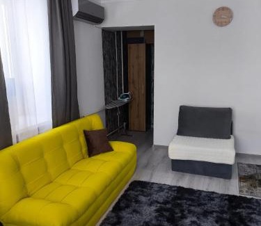 Petropavlovsk Apartment | Teатральная 48 Family Home