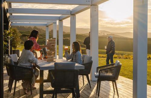 Te Akau House | Discover Te Karaka Lodge: 5-Star Retreat with Ocean Views