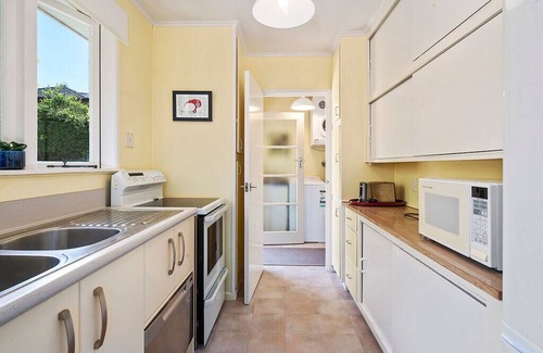 Taupo House | Family-Friendly Te Kopua Holiday Home at Acacia Bay