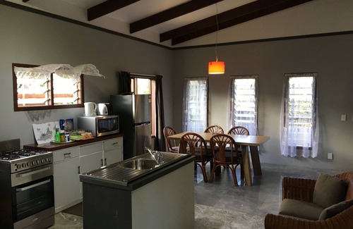Arorangi House | Oceanfront Te Moana Nui Villa with Perfect 10/10 Rating