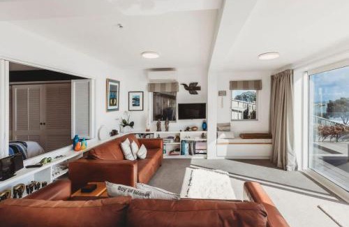 Bell Block Apartment | Oceanfront Retreat at Te Moana Waterfront - Rated 8.9/10