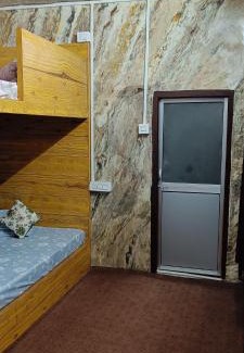 Darjeeling Apartment | Budget-Friendly Tea Corner Guest House: Perfect for Families