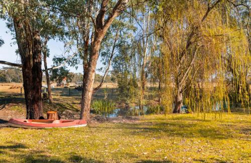 Markwood House | Pet-Friendly Retreat at Tea Garden Creek Farm