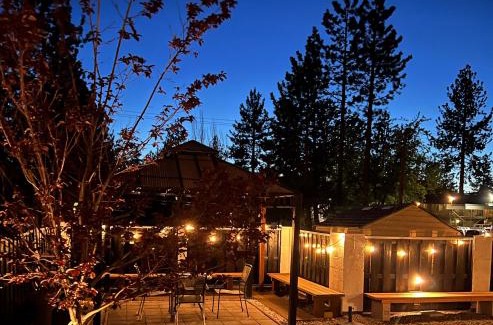Lakeside Park Cabin | Discover Tea Garden Lodge: Pet-Friendly Oasis by the Ocean