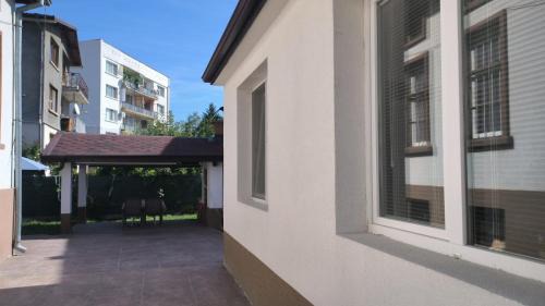Samokov Apartment | Highly Rated Tea House Samokov: Family and Pet Friendly Stay