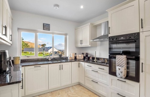 Clifden House | Discover Teach Eile: Family-Friendly Getaway Near Clifden