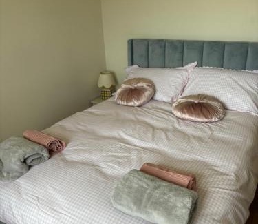 Ardara House | Family-Friendly Retreat at Teach Elle Cottage F94V2W2