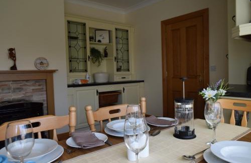 Dungloe House | Top-Rated Family Retreat at Teach Kitty Con – Book Now!