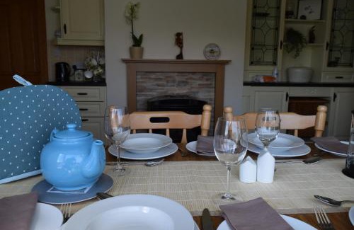 Dungloe House | Top-Rated Family Retreat at Teach Kitty Con – Book Now!