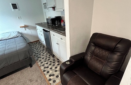 Columbia Falls Cabin | Charming Retreat at Teakettle Kabin with Family-Friendly Amenities