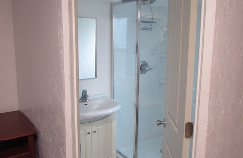 Columbia Falls Cabin | Charming Retreat at Teakettle Kabin with Family-Friendly Amenities