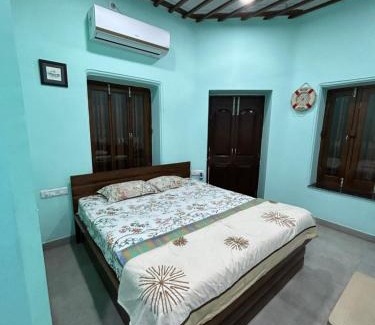 Kalighat House | Pet-Friendly Retreat at Teakwood Suite - Nokha House