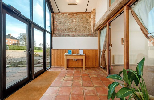 Beccles Cottage | Pet-Friendly TEAL Cottage with Spa and Hot Tub in Wheatacre