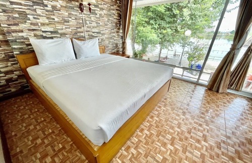 Kamphaeng Phet Hotel | Budget-Friendly Techno Riverview Resort with Family Amenities