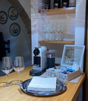 Santa Tecla Apartment | Tecla Appartamento: Family & Pet Friendly Retreat