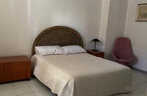 Santa Tecla Apartment | Tecla Appartamento: Family & Pet Friendly Retreat