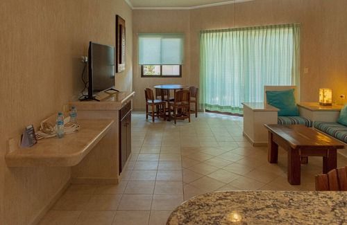 San Benito Hotel | Beachfront Escape at Tecnohotel with Pool & Spa Access