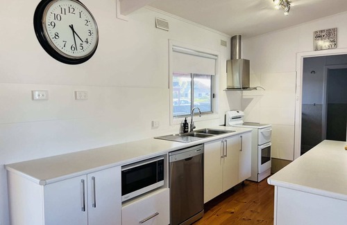 Waterhouse House | Guest Rated 10/10: Teddy's Shack for Families & Pets