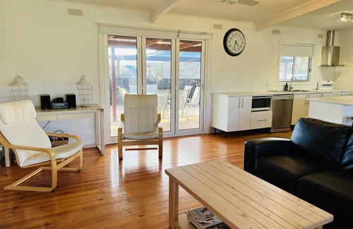 Waterhouse House | Guest Rated 10/10: Teddy's Shack for Families & Pets