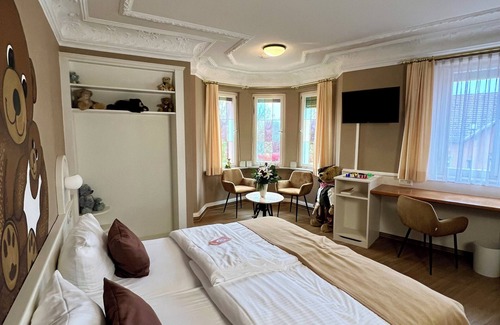Kressbronn Hotel | Family-Friendly Teddybärenhotel with Oceanfront Views