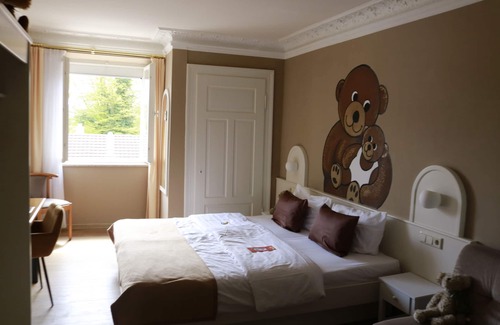 Kressbronn Hotel | Family-Friendly Teddybärenhotel with Oceanfront Views