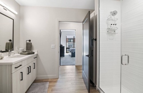 Manhattan Condo | Top-Rated Tee'd Up at Home Stay MHK with Family Amenities