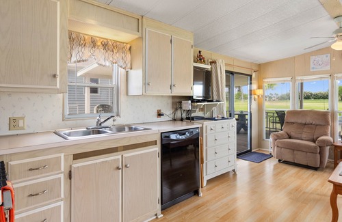 Port Isabel House | Tee Time Getaway on the Green 586A