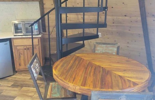 New Hope Cabin | Experience Relaxation: TeePee with Pool & Hot Tub in Chatt. TN