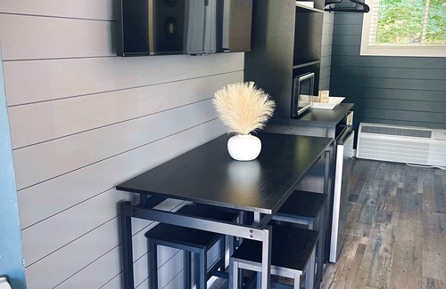 Roscommon Apartment | Cozy TeePee Room 12 - Newly Renovated with Kitchen & Breakfast