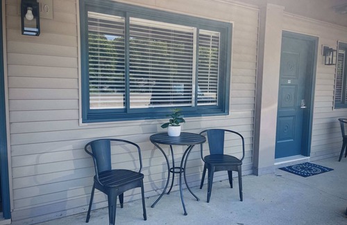 Roscommon Apartment | Cozy TeePee Room 12 - Newly Renovated with Kitchen & Breakfast