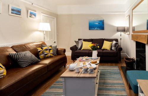 Borth-y-Gest House | Sea View Retreat: Tegfryn, 4-Star Gem in Borth y Gest