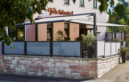 Schmalkalden Hotel | Pet-Friendly Teichhotel with Restaurant and Breakfast Included