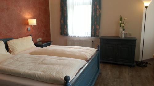 Schmalkalden Hotel | Pet-Friendly Teichhotel with Restaurant and Breakfast Included