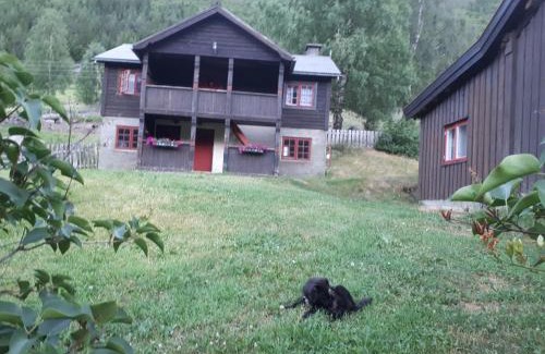 Lom House | Discover Teigen Gard: Pet-Friendly Retreat with Great Reviews