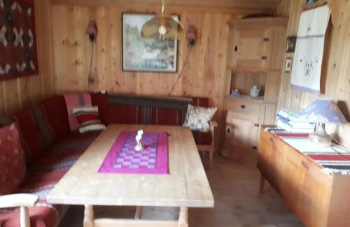 Lom House | Discover Teigen Gard: Pet-Friendly Retreat with Great Reviews