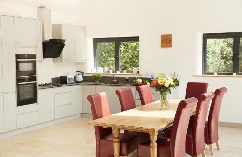 Dunsford House | Discover Teign Vale: Pet-Friendly Retreat Awaits You