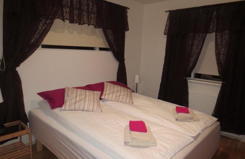 Akranes House | Teigur Guesthouse: Top-Rated Oceanfront Retreat
