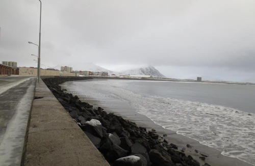 Akranes House | Teigur Guesthouse: Top-Rated Oceanfront Retreat