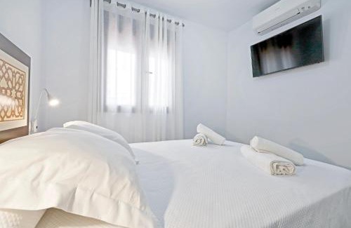 La Trinidad-San Juan y Todos los Santos Apartment | Discover Tejón y Marín: Exceptional Apartment in Historic Center